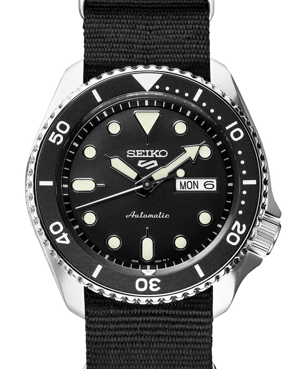 Seiko 5 Limited Edition Automatic Dive Watch, Created for Macy's (42.5mm)
